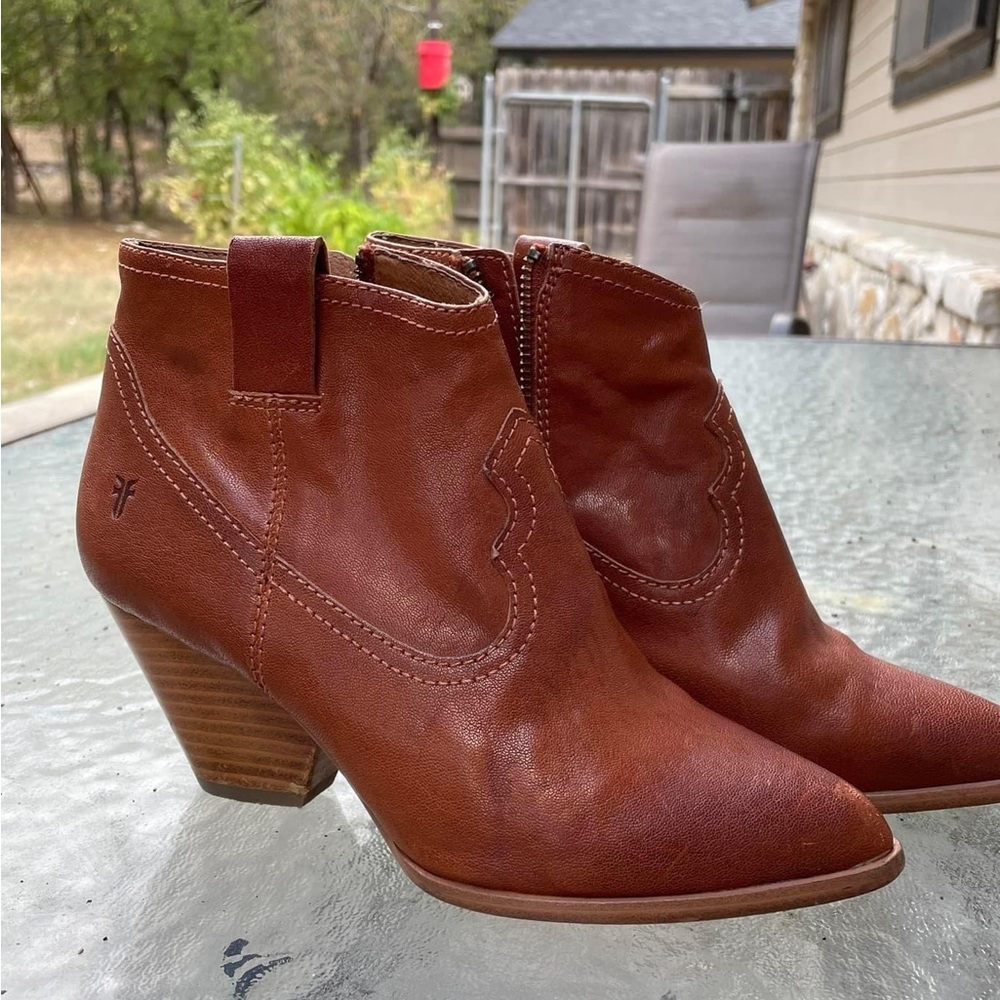 Frye, Reina Booty, Cognac, 5.5M